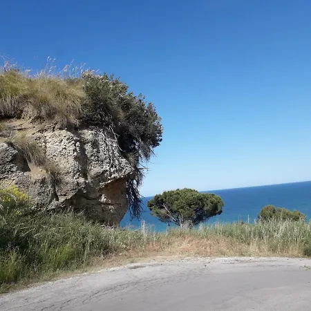 La Bagnante Nyaraló Vasto